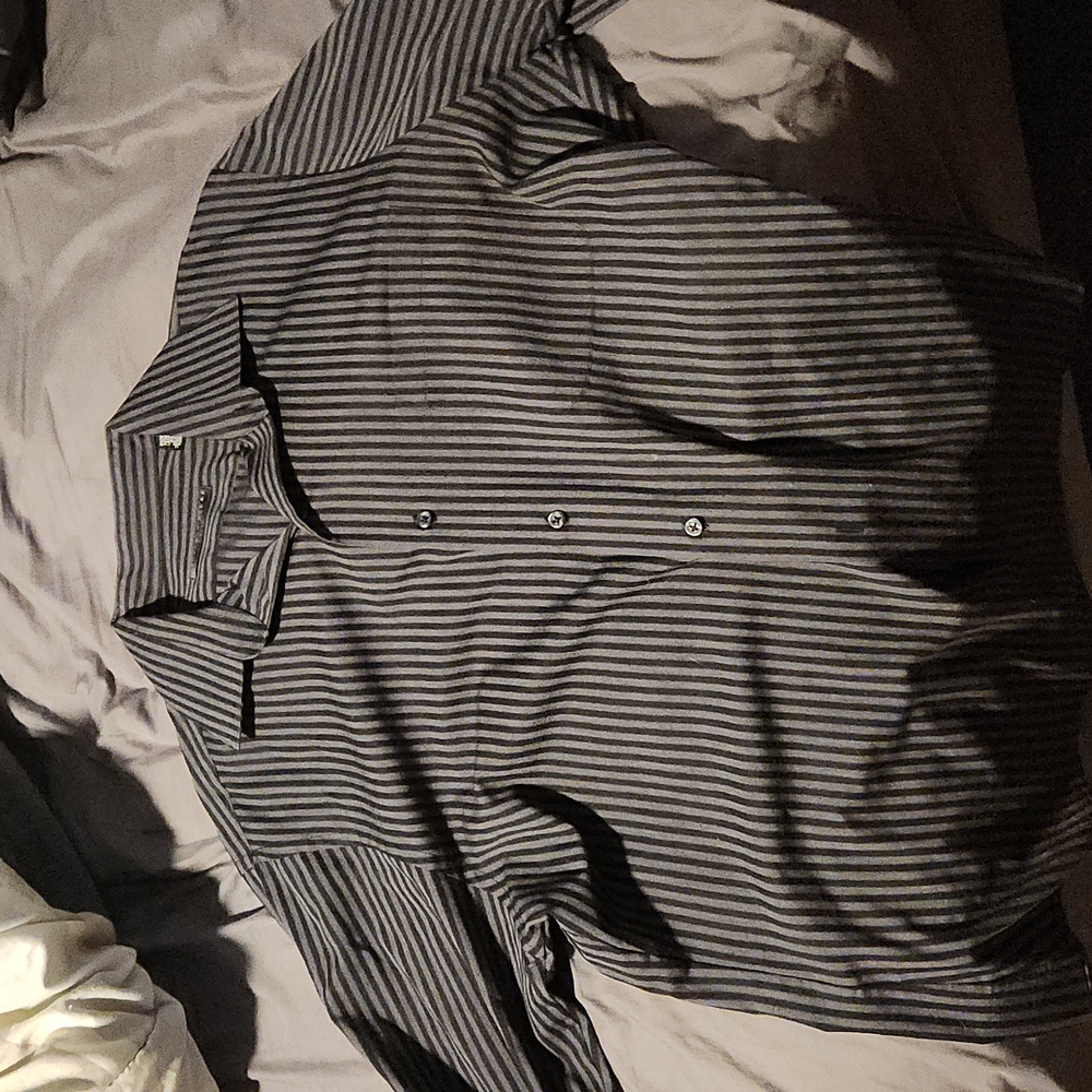 Geoffrey Beene large black and grey button down shirt
